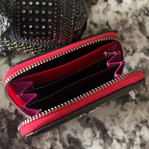 TOUS Dubai Saffiano Mini Wallet - Picture 14 of 16